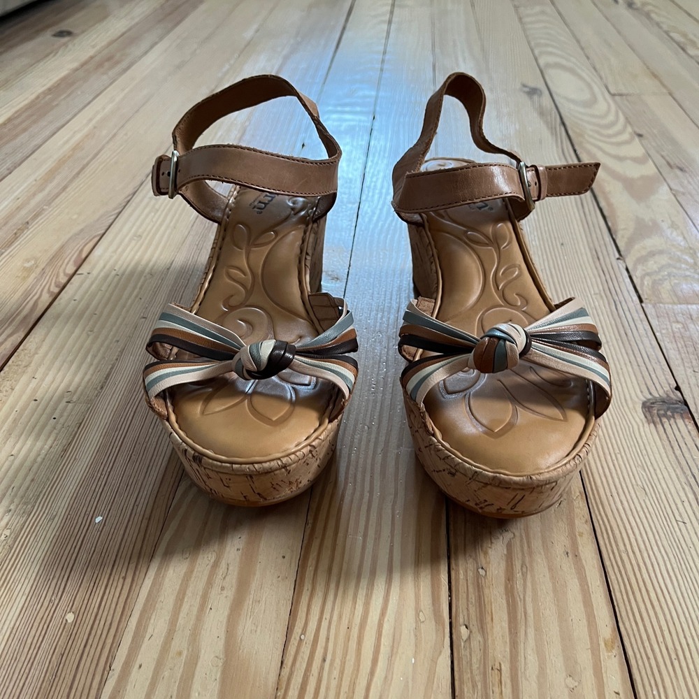 Born D58141 Tan Leather Cork Wedge Sandals Multi Color Knot Ankle Strap Womens 9 - Picture 2 of 8